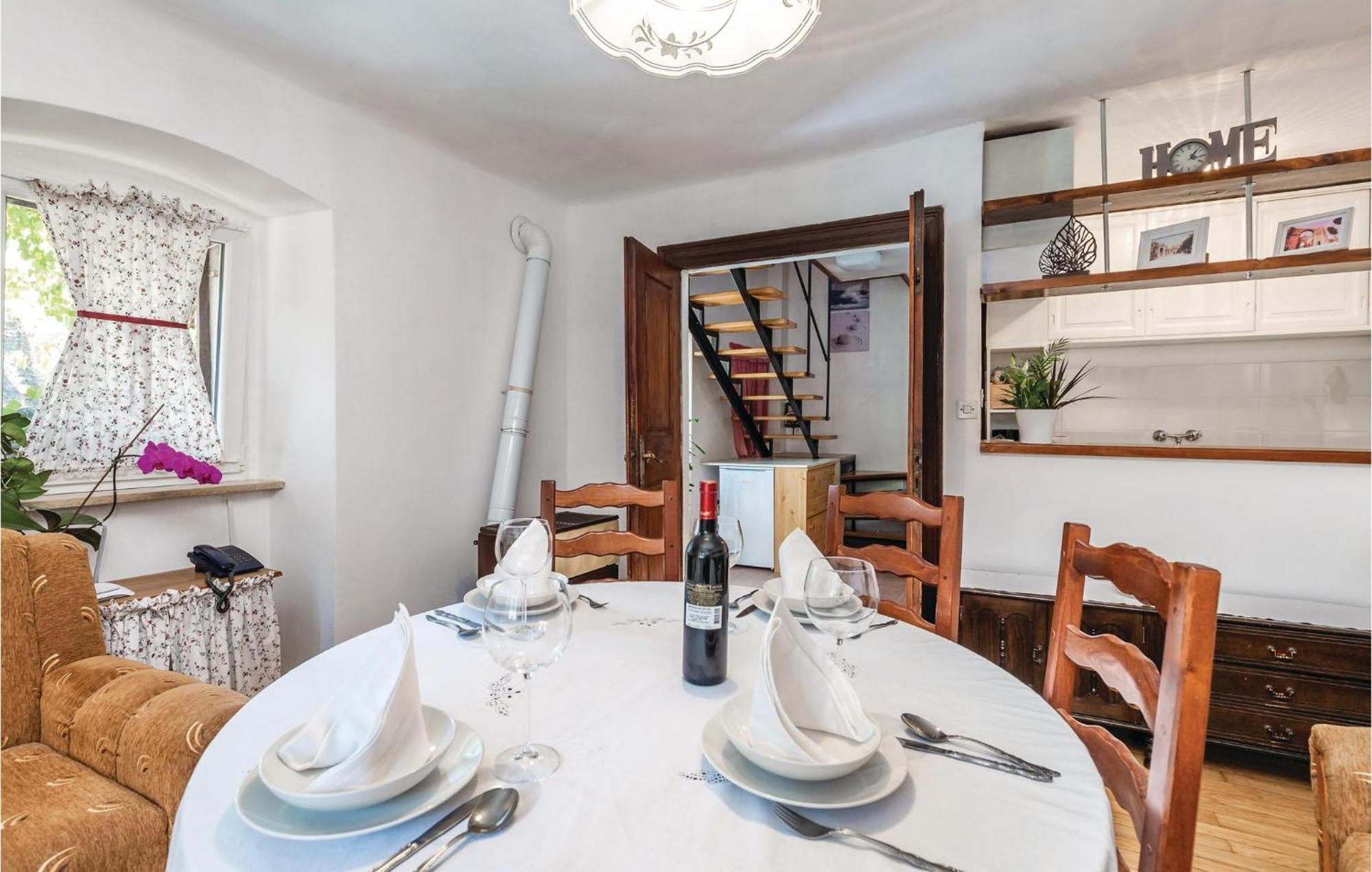 Amazing apartment in Kastav with 2 Bedrooms&WiFi Buitenkant foto